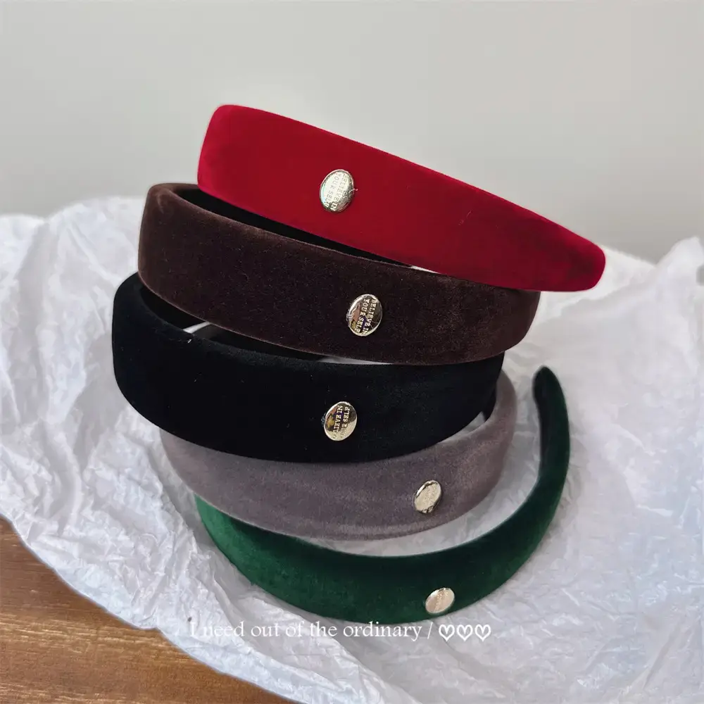 Advanced Sense Black Classic Metal Round Velvet Headband French Retro Elegant Exterior Hair Pressage Hair Clamp Headband — feature 5