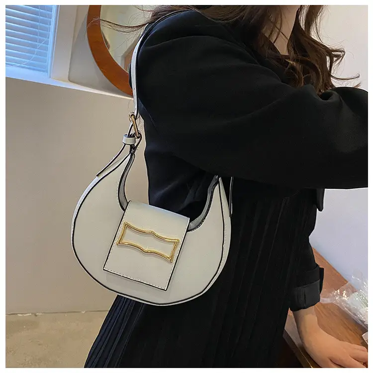 Black Fashionable Shoulder Bag for Women 2022 — feature 9