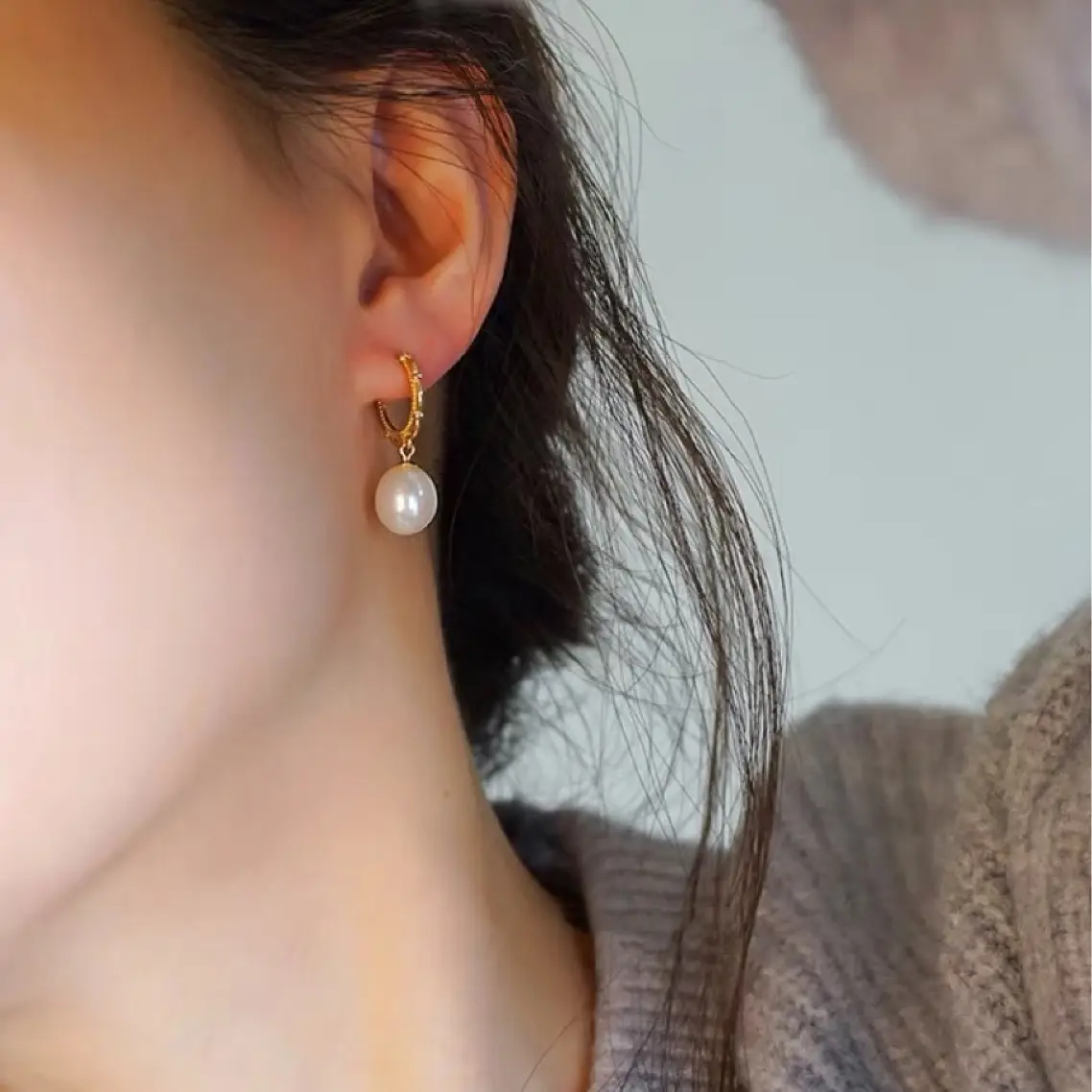 Natural Pearl Earrings Gold Plated Hollow Earrings - Image 4