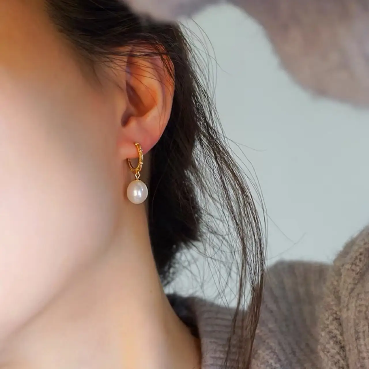 Natural Pearl Earrings Gold Plated Hollow Earrings — feature 10