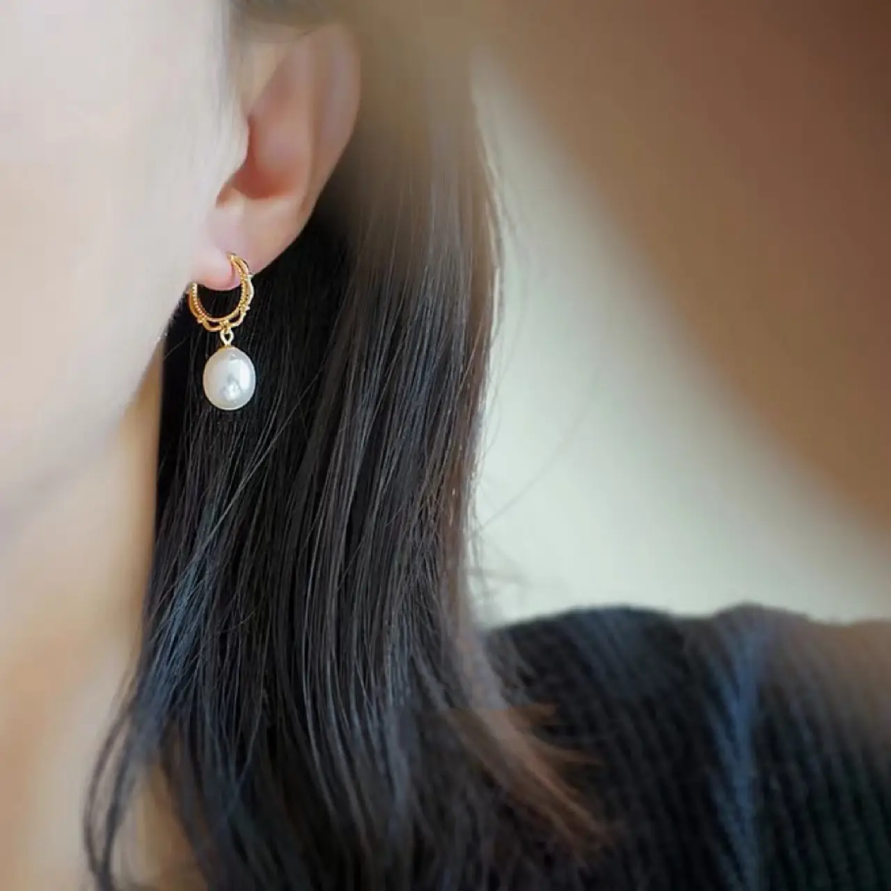 Natural Pearl Earrings Gold Plated Hollow Earrings — feature 9