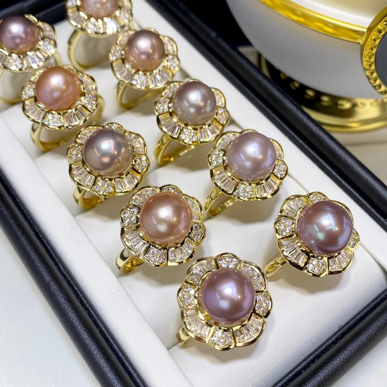 11mm Pink Pearl Ring with 18K Gold Plated Beads — feature 6
