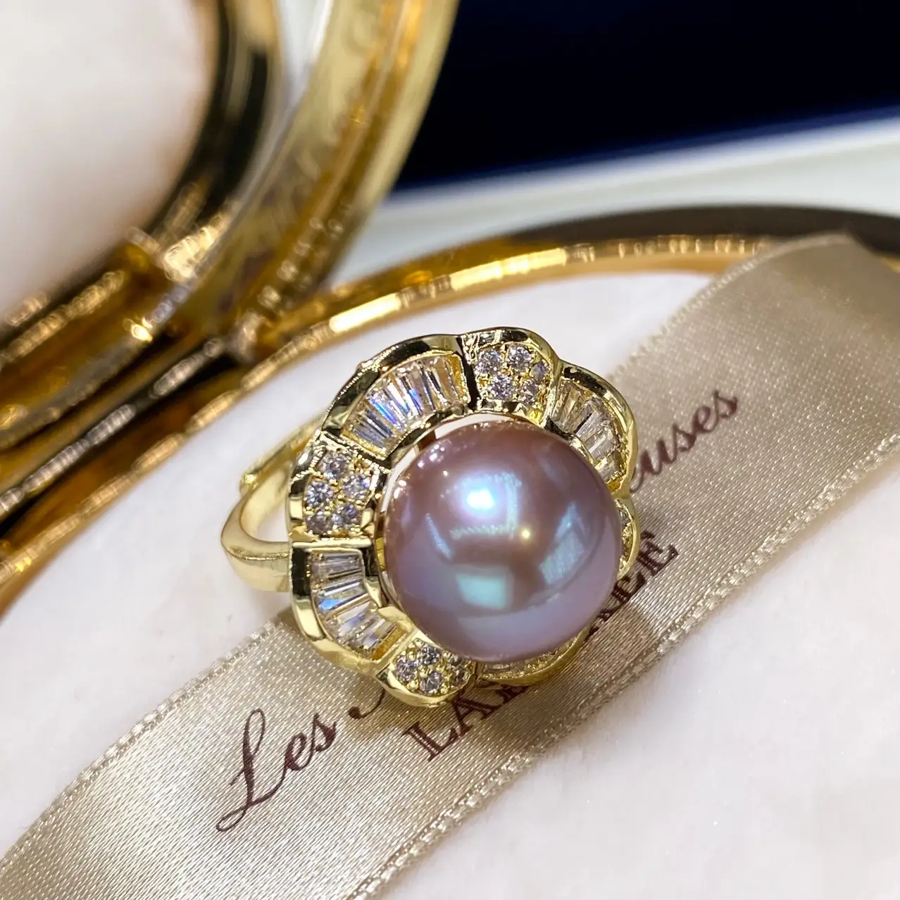 11mm Pink Pearl Ring with 18K Gold Plated Beads — feature 7