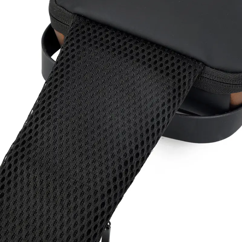 Men's Black Textured Crossbody Bag 2025 Winter — feature 26