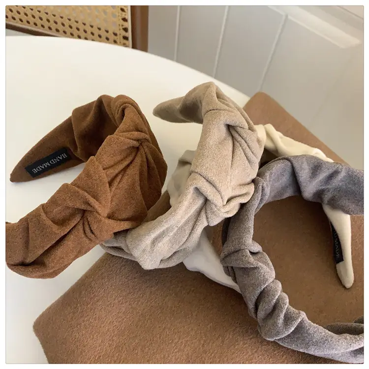 Milk Tea Pleated Wide Brim Headband 2022 Winter — feature 11