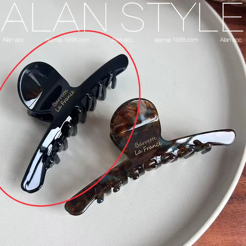 Women's Acetic Acid Coffee Shark Hair Clip Large - Image 3