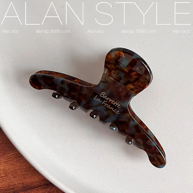 Women's Acetic Acid Coffee Shark Hair Clip Large - Image 4