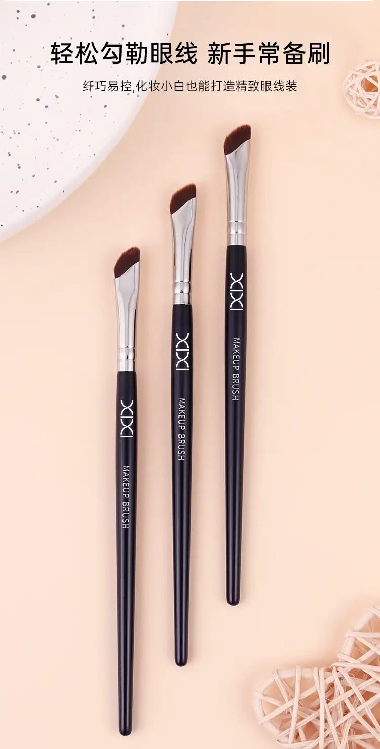 Xixi Sickle Eyeliner Brush Fine Oblique Head — feature 3