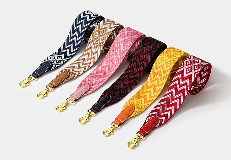 Cross-border wide shoulder webbing bag with geometric pattern — feature 3