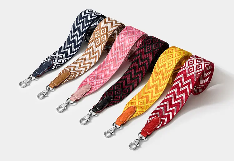 Cross-border wide shoulder webbing bag with geometric pattern — feature 4