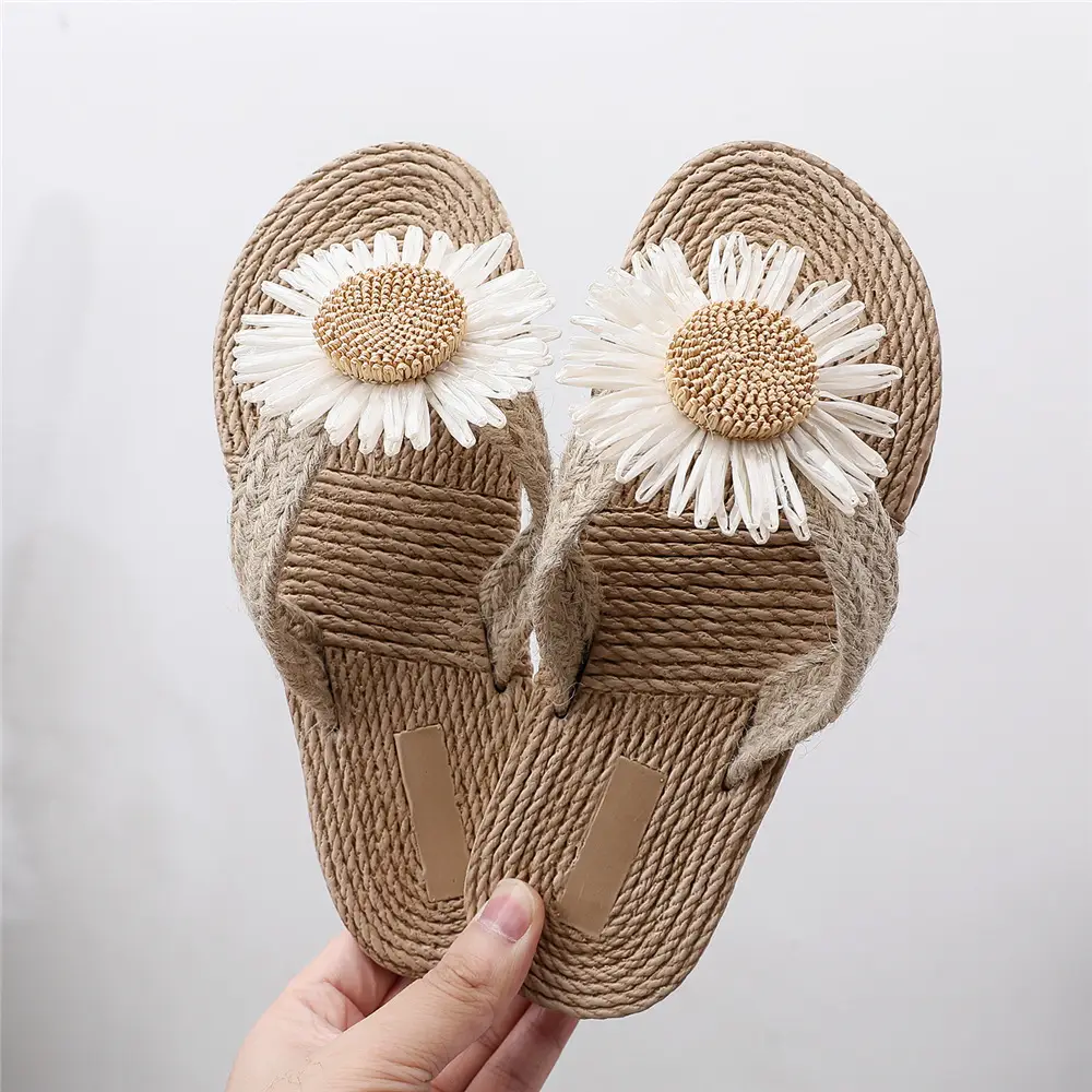 Ethnic Style Imitation Straw Travel Espadrille Women's Sandals, Trbottomy Outer Wear Flip-Flops, Fashionable Beach Flower Flip-Flops for Women