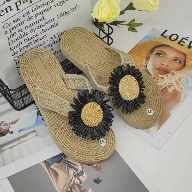 Ethnic Style Imitation Straw Travel Espadrille Women's Sandals, Trbottomy Outer Wear Flip-Flops, Fashionable Beach Flower Flip-Flops for Women