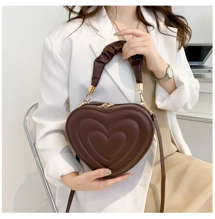 Women's Red Heart Crossbody Bag 2022 — feature 18