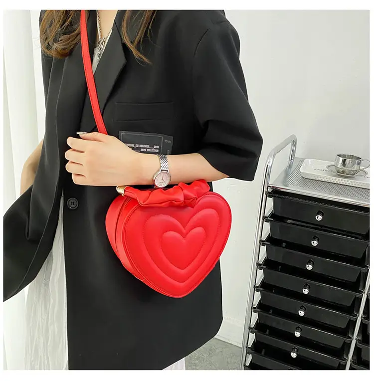 Women's Red Heart Crossbody Bag 2022 — feature 19