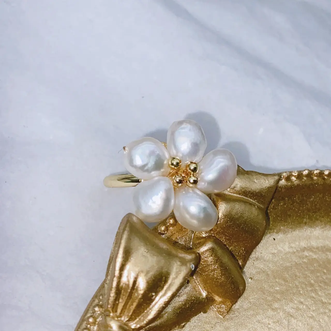 Sweet Light Luxury Five-Petal Pearl Ring - Image 5