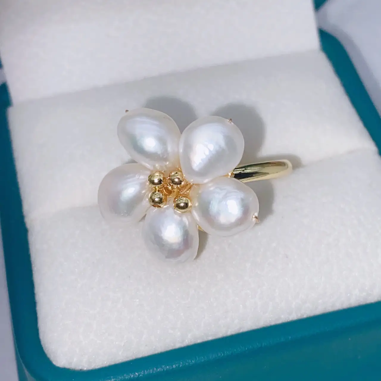 Sweet Light Luxury Five-Petal Pearl Ring - Image 6