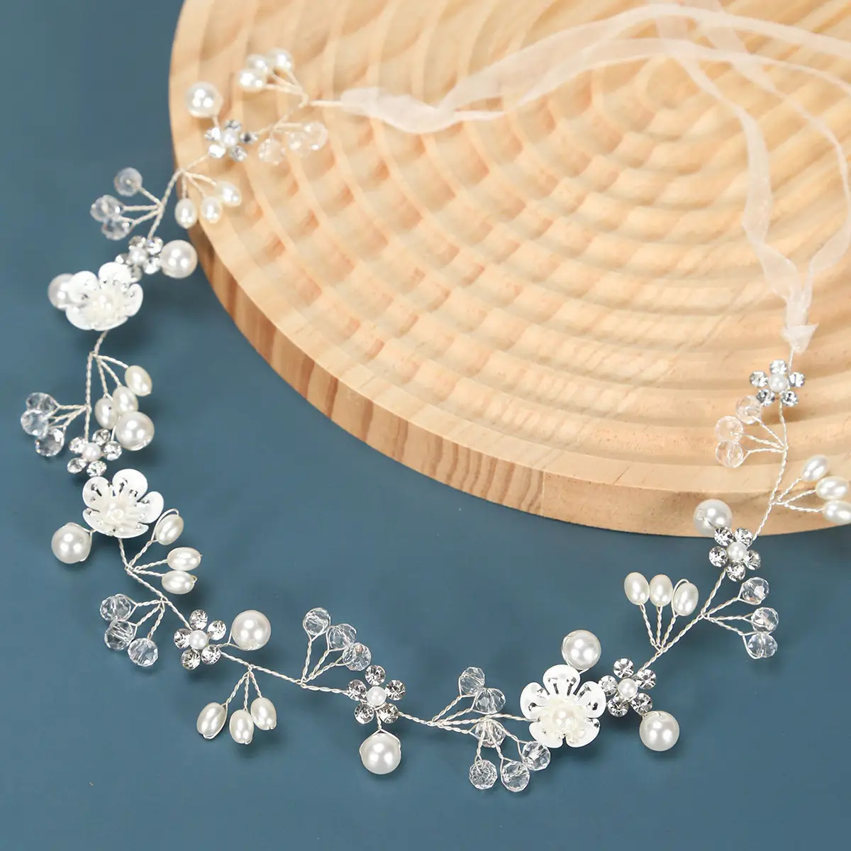 Beautiful Flower Handmade Pearl Beaded Headband for Wedding Dress — feature 3