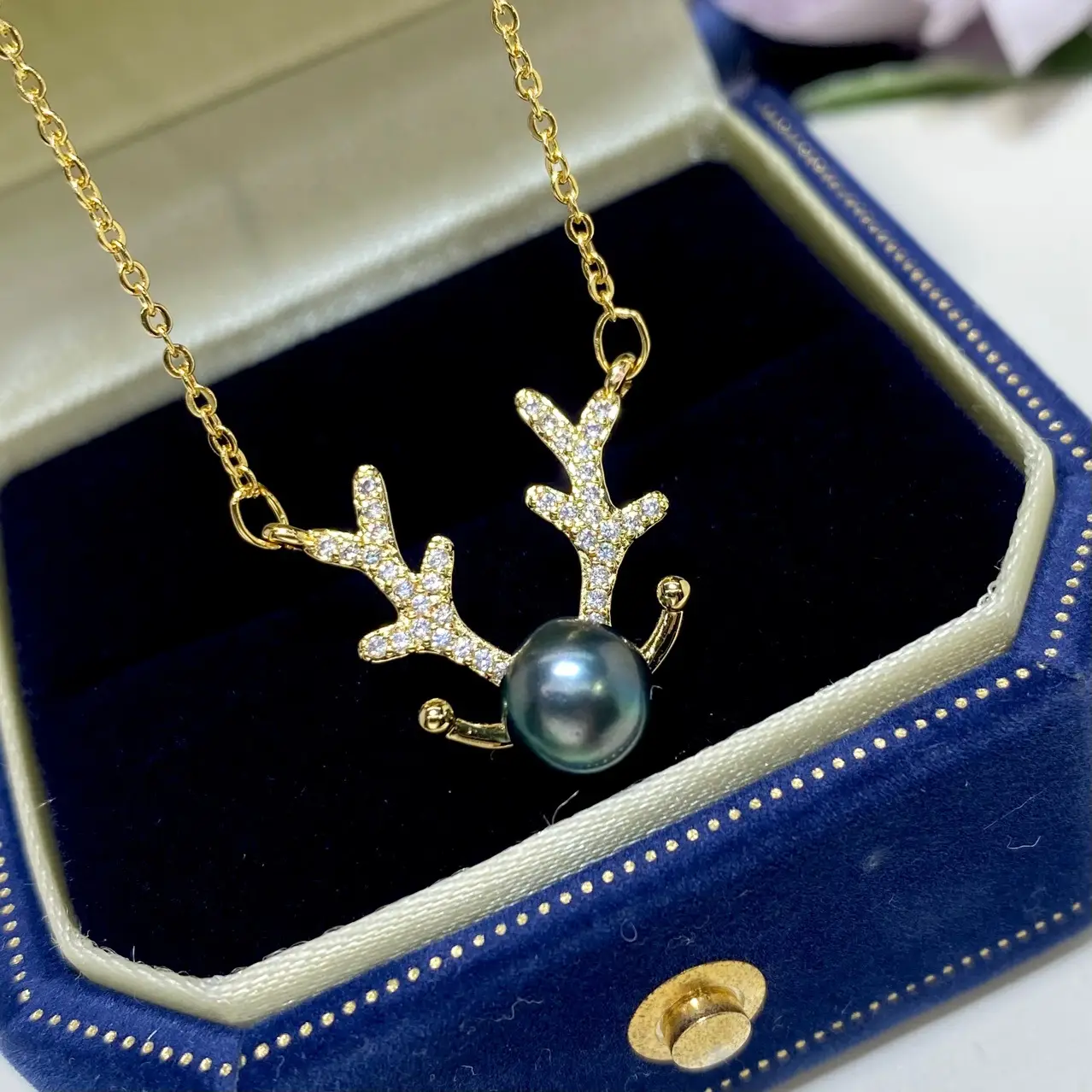 Natural Black Pearl Tahiti Peacock Necklace - Image 2