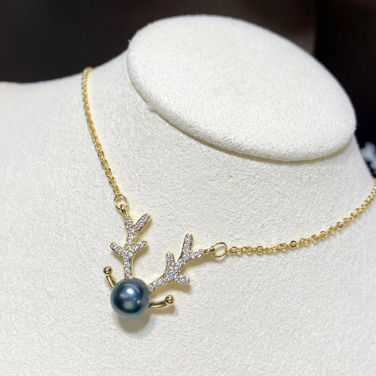 Natural Black Pearl Tahiti Peacock Necklace - Image 3