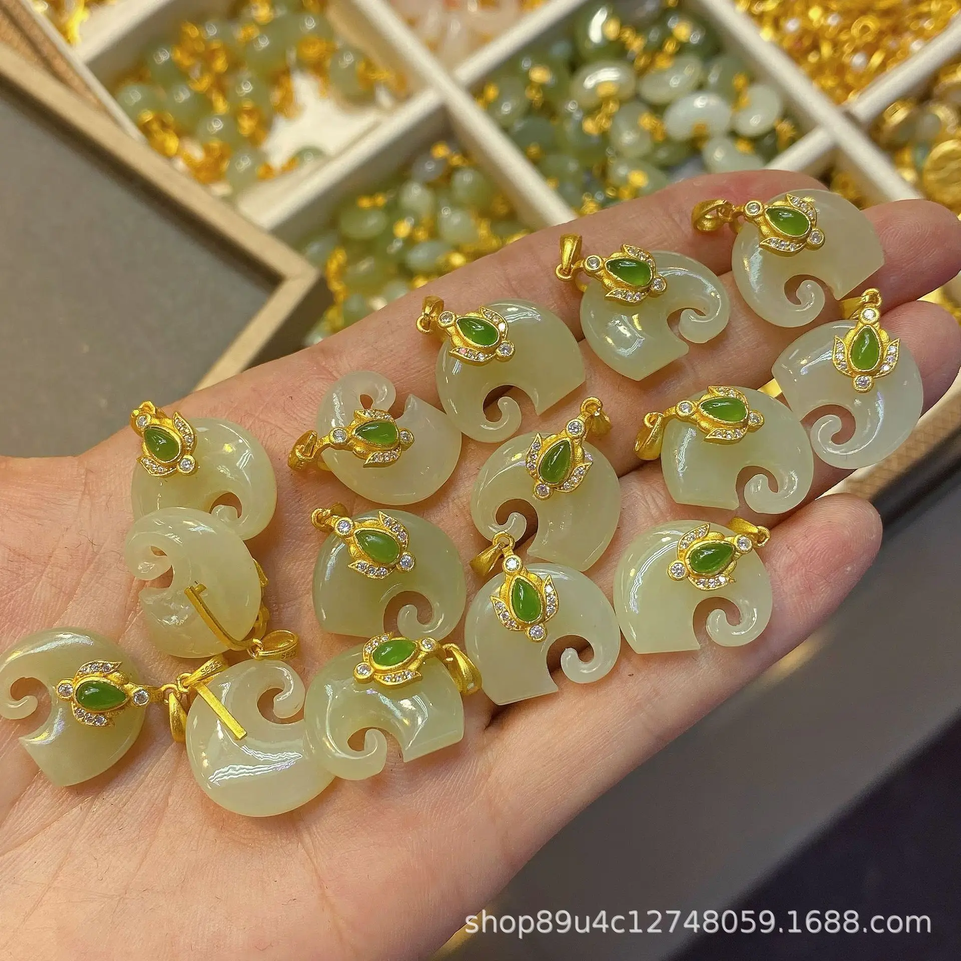 S925 Silver Jade Pendant Set with Gold Plated Accents — feature 17