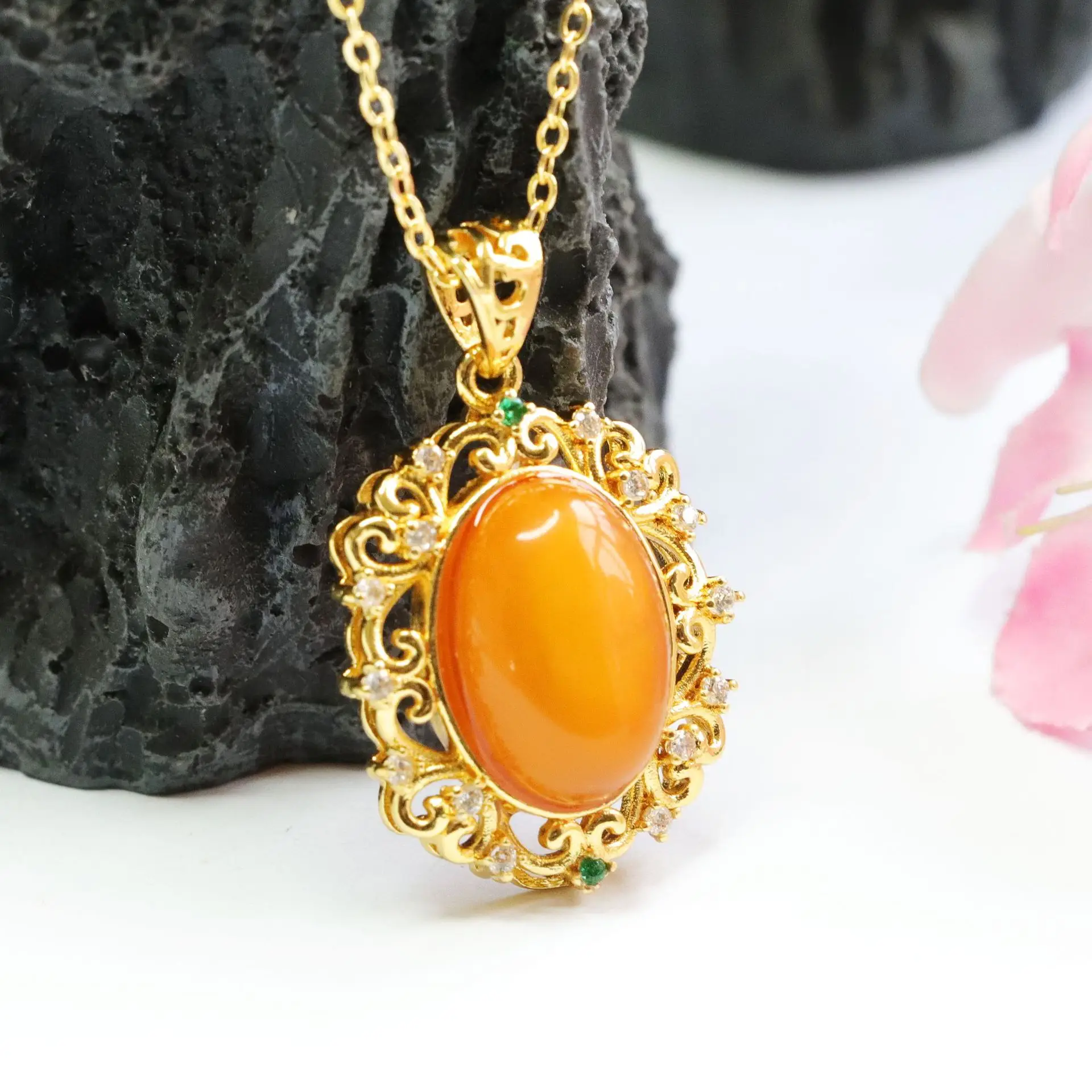 Guan Yu Amber Pendant Necklace with Gold Plating — feature 11