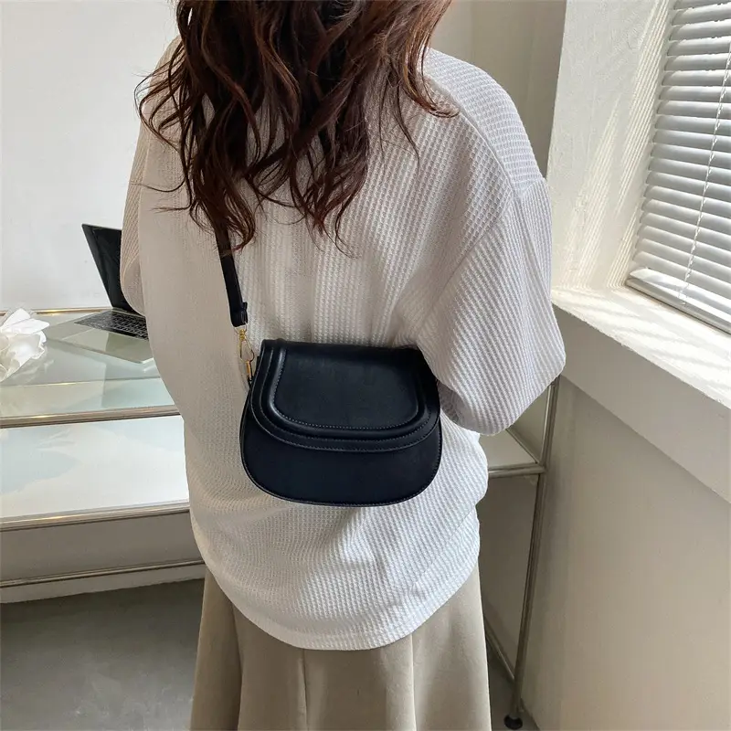 Women's Brown One-shoulder Crossbody Bag Winter 2022 - Image 7