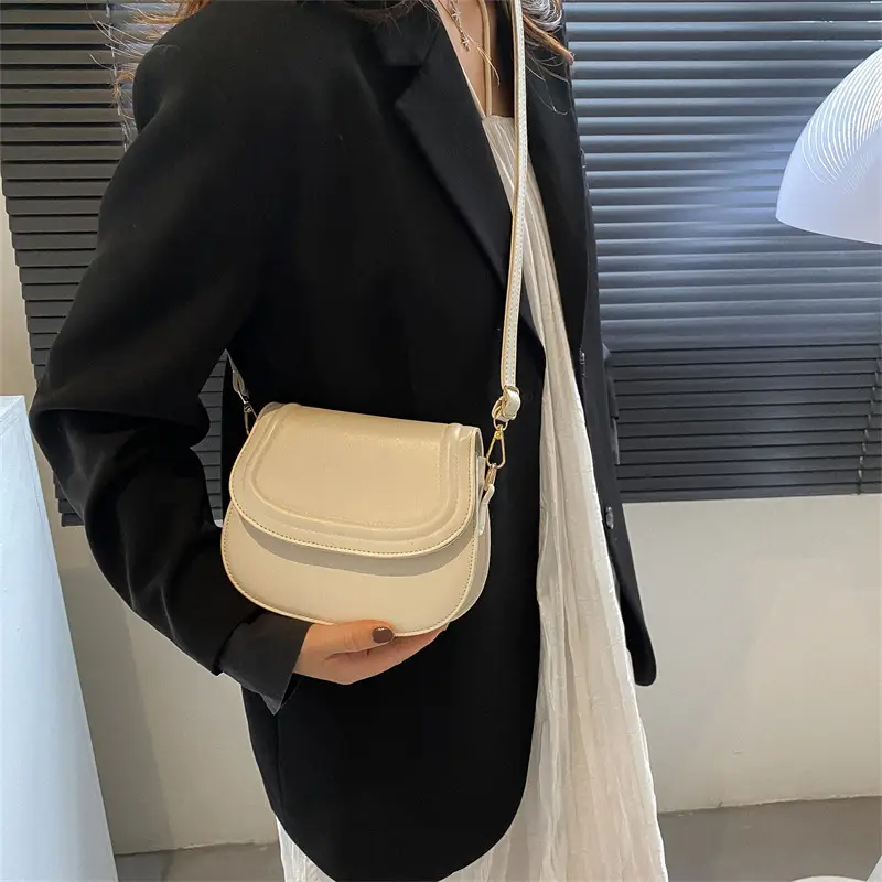 Women's Brown One-shoulder Crossbody Bag Winter 2022 - Image 8