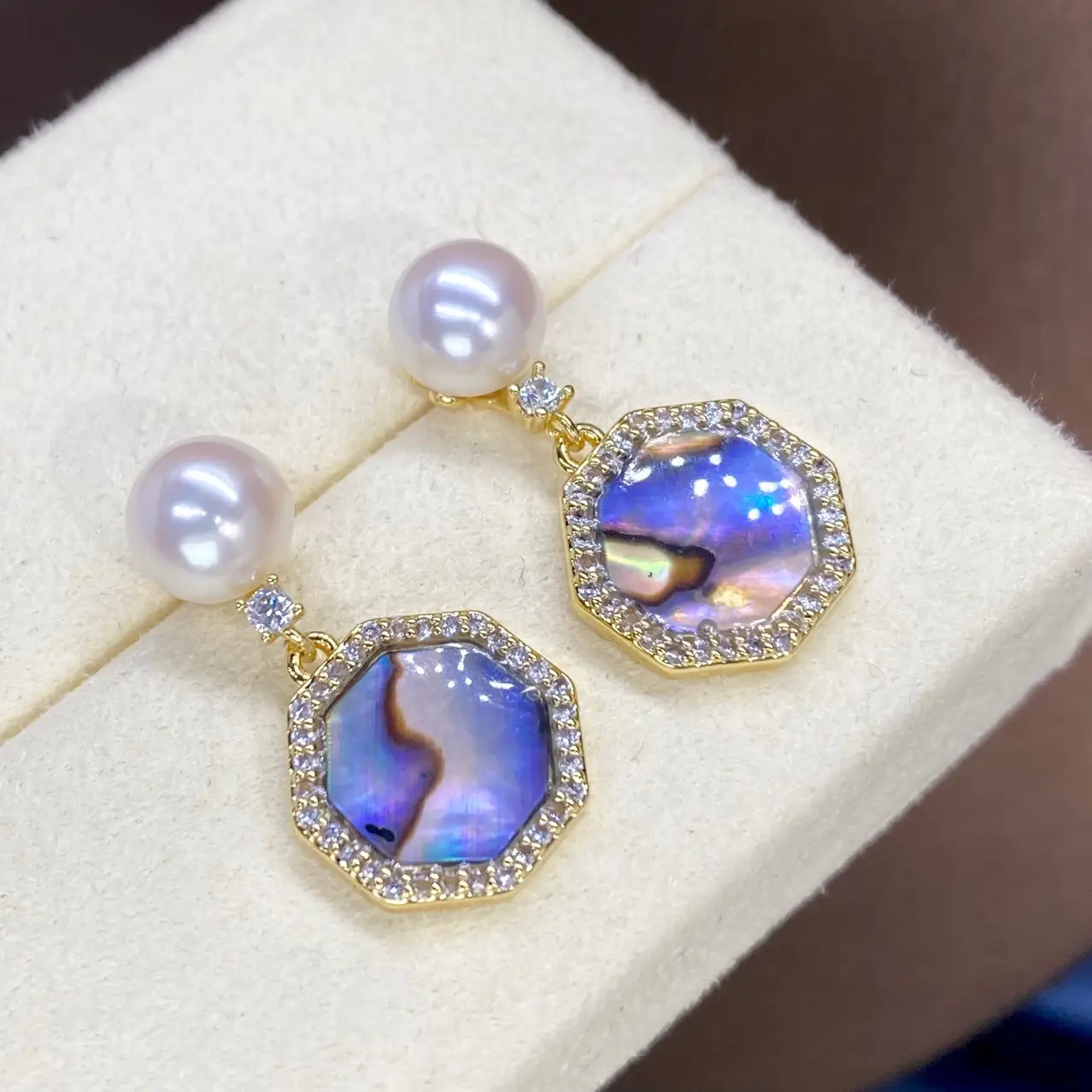 18K Gold Pearl Earrings for Women — feature 9