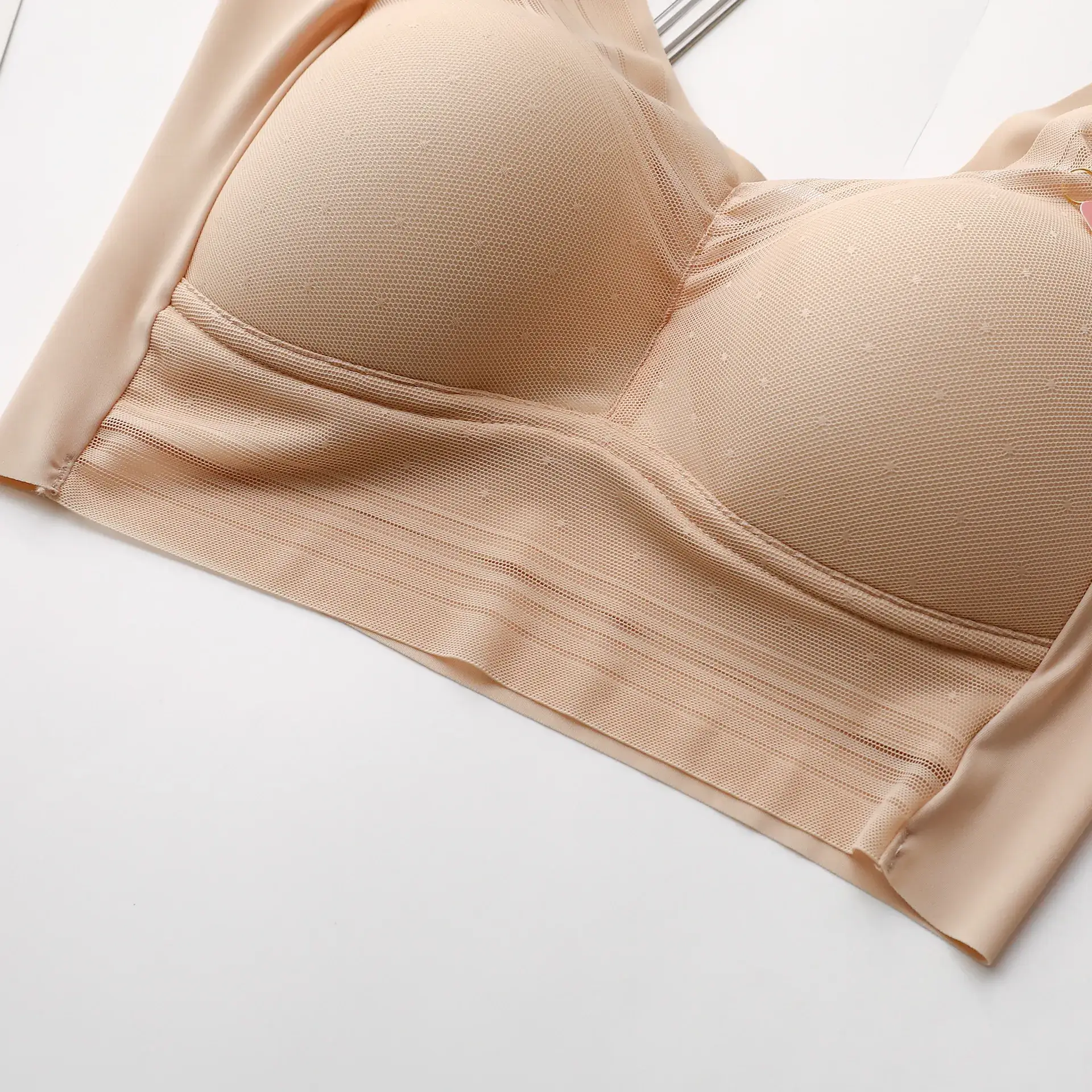 Wire-Free Push-Up Vest Bra for 105kg Women — feature 16