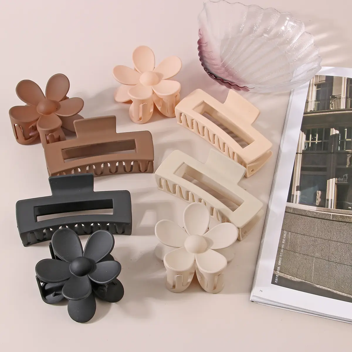 Flower Shaped Hair Clip Matte Plastic European American — feature 3