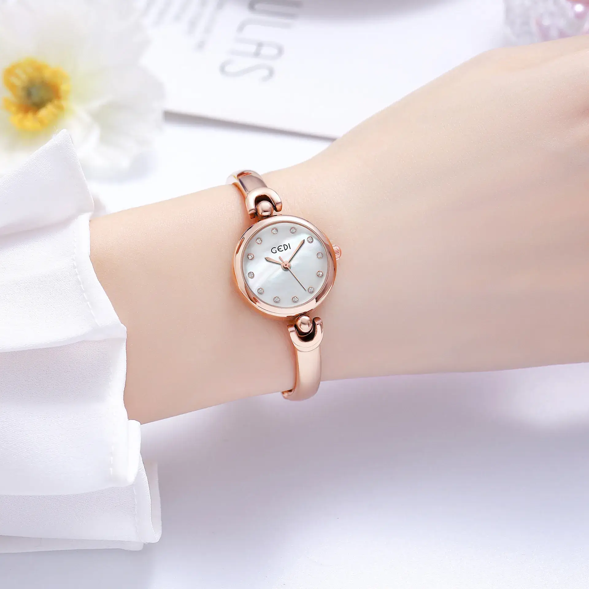 Gold Rose Gold Women's Quartz Bracelet Watch - Image 6