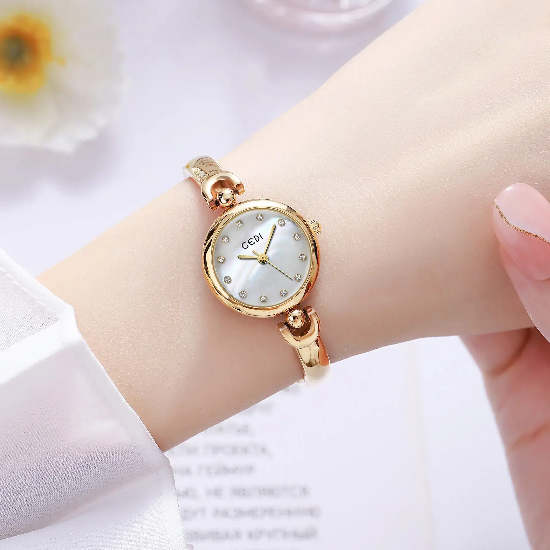 Gold Rose Gold Women's Quartz Bracelet Watch - Image 7