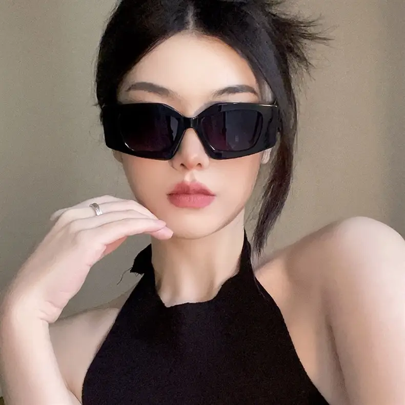 Men & Women European Sunglasses Black Rhinestone Fashion — feature 14