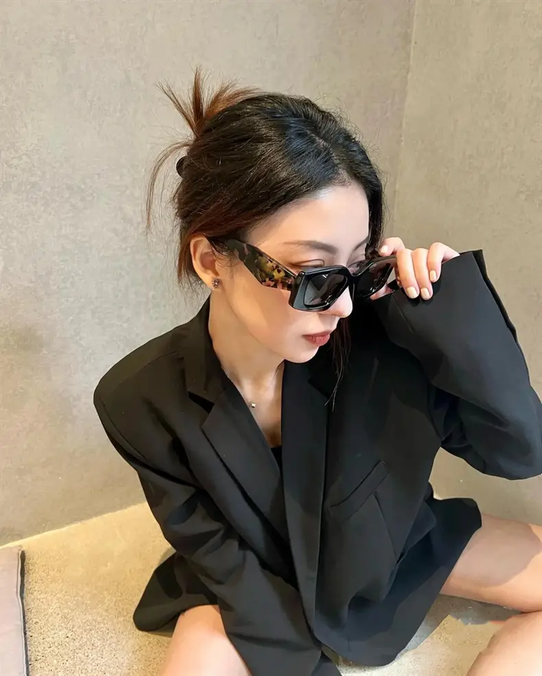 Men & Women European Sunglasses Black Rhinestone Fashion — feature 15