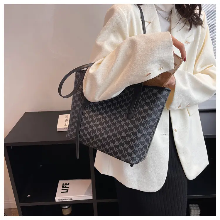 Large Capacity Women's Brown Monogram Tote Bag — feature 19
