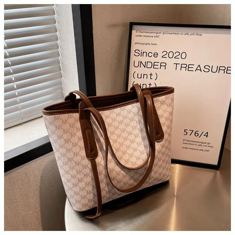 Large Capacity Women's Brown Monogram Tote Bag — feature 34
