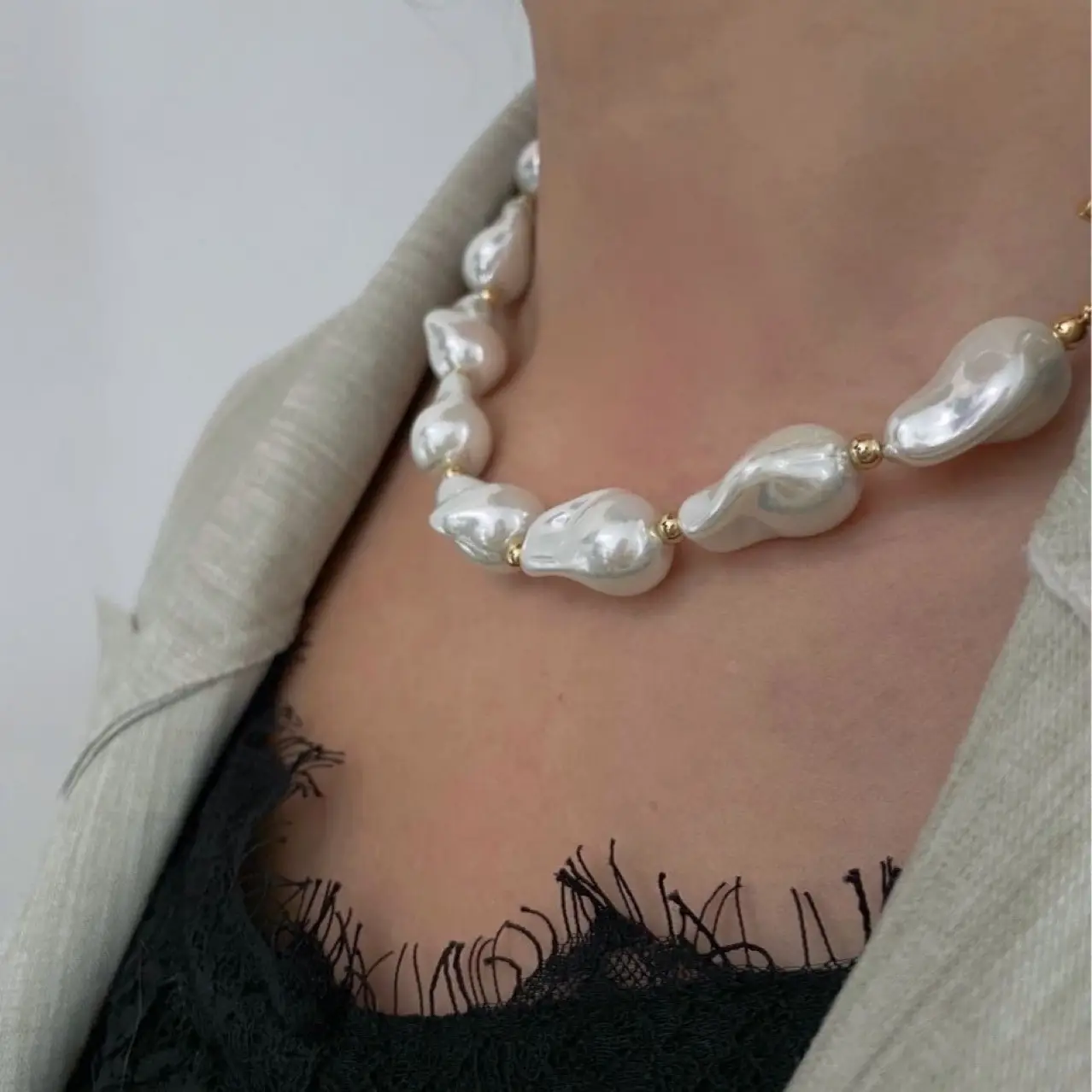 2022 New Year's Birth Year Pearl Buckle Necklace — feature 7