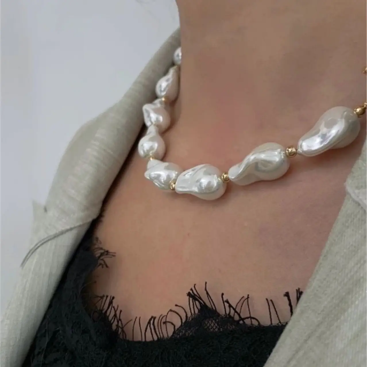 2022 New Year's Birth Year Pearl Buckle Necklace — feature 9