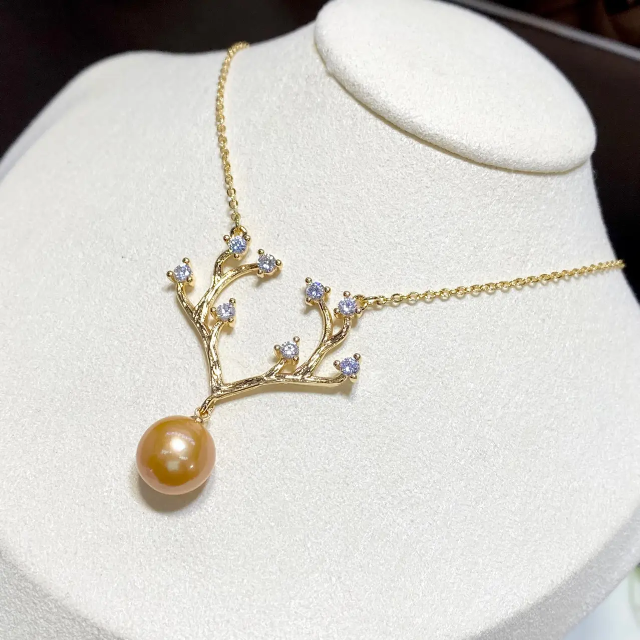Natural Freshwater Gold Pearl Pendant Necklace for Women