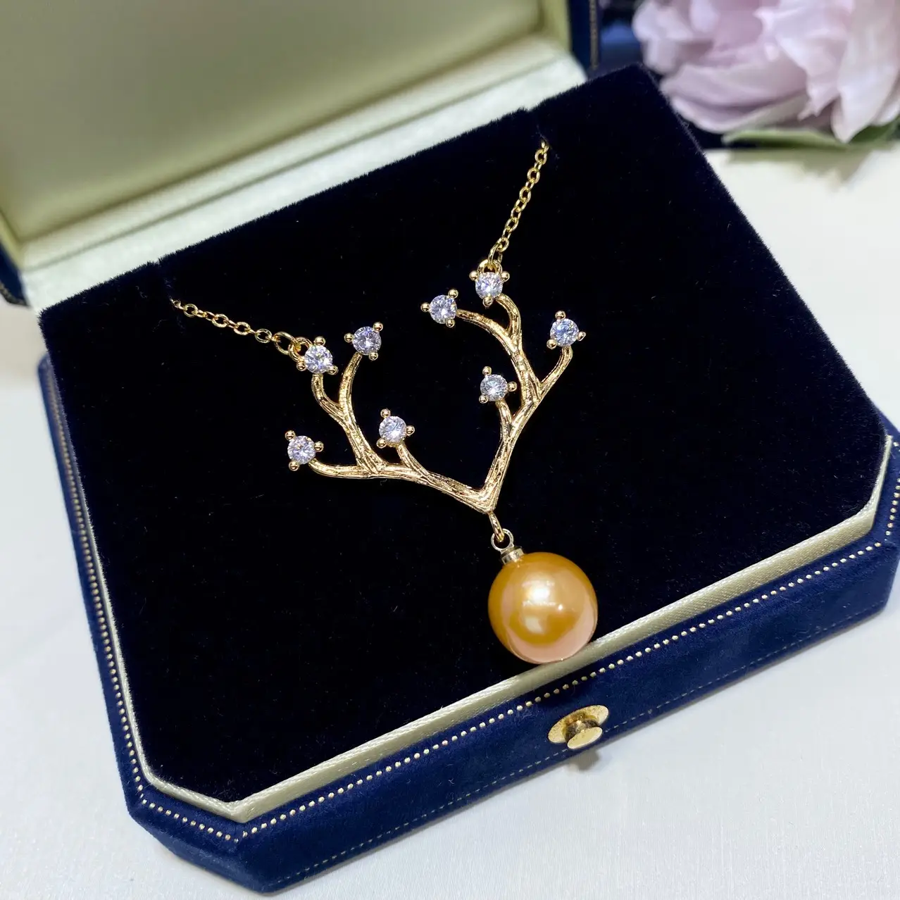 Natural Freshwater Gold Pearl Pendant Necklace for Women — feature 10