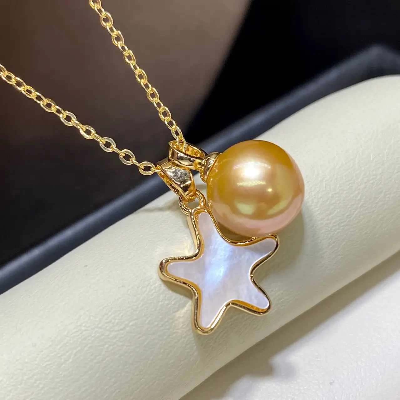 Natural Pearl Pendant Necklace Women Gold Chain Distinctive Design — feature 10