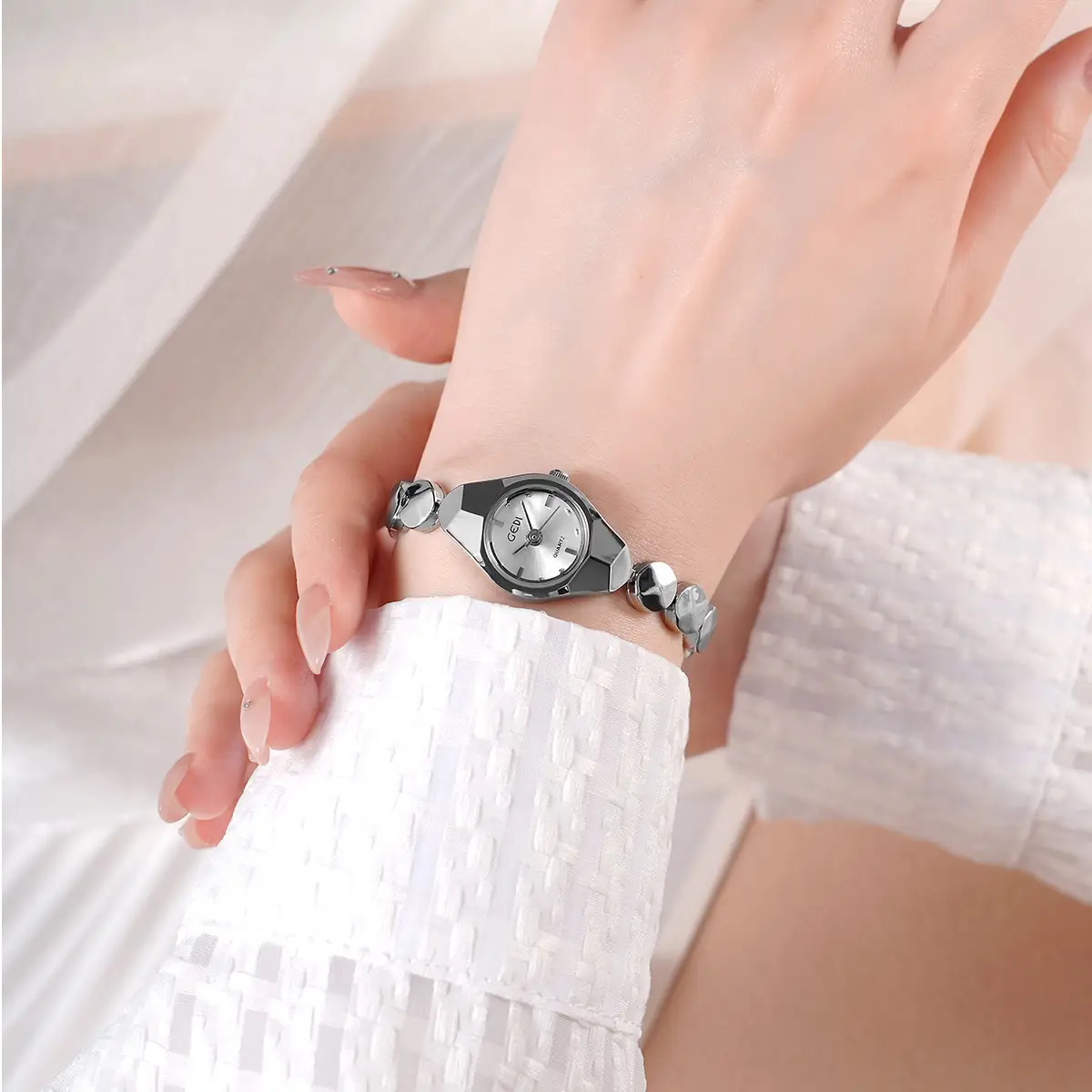 Women's Gedi Quartz Bracelet Watch Silver Water Resistant - Image 5