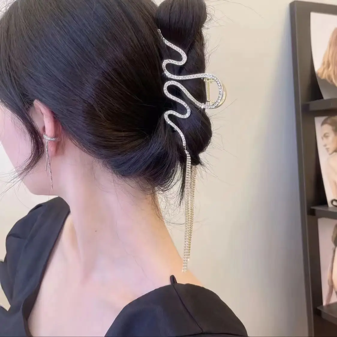 Korean Style Tassel Hairpin with Diamond Grip — feature 1