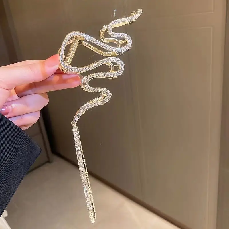 Korean Style Tassel Hairpin with Diamond Grip — feature 8