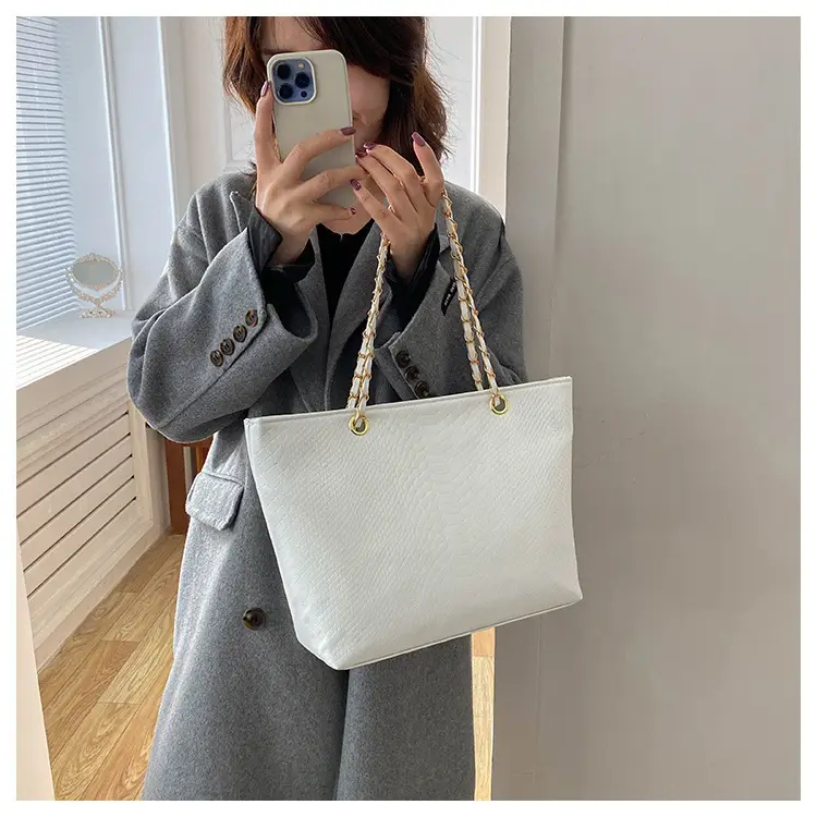 2022 Women's Beige Chain Shoulder Bag Casual Tote — feature 15