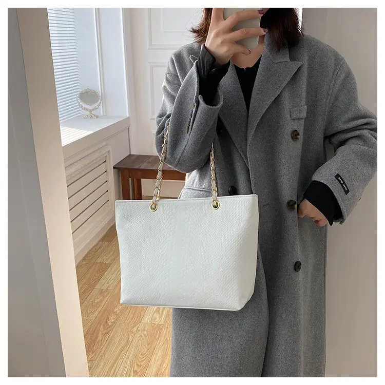 2022 Women's Beige Chain Shoulder Bag Casual Tote — feature 16