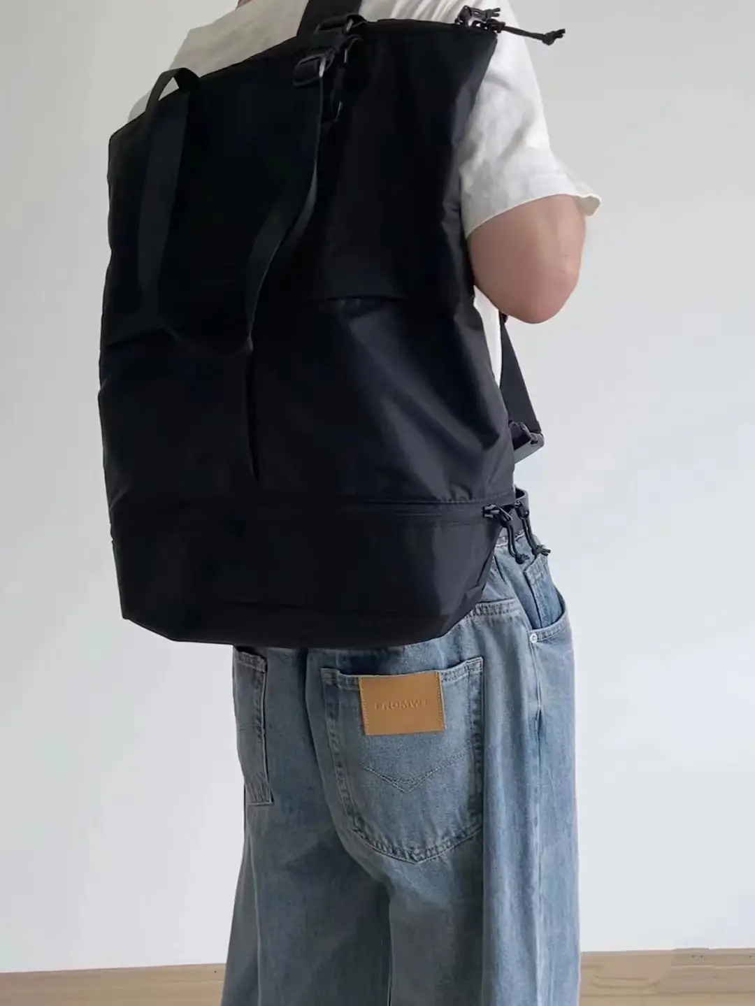 Men Women Nylon Backpack Large Capacity Black — feature 11