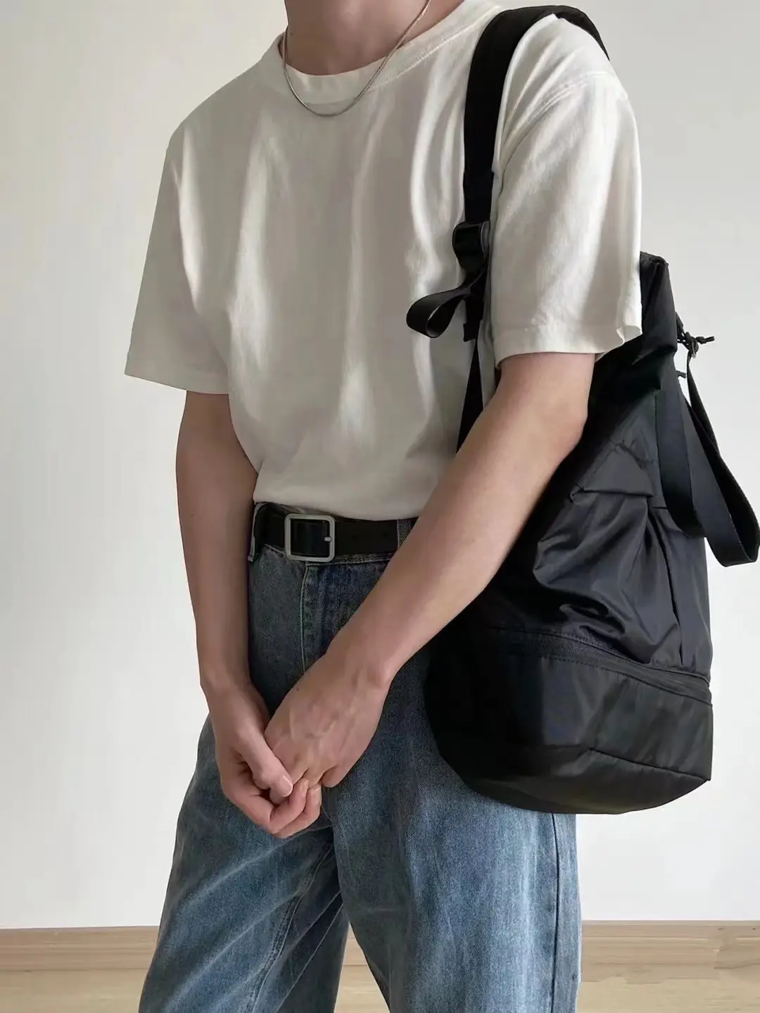 Men Women Nylon Backpack Large Capacity Black — feature 9