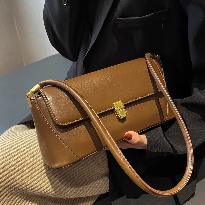 Black Leather Shoulder Bag with Gold Plated Latches - Image 7