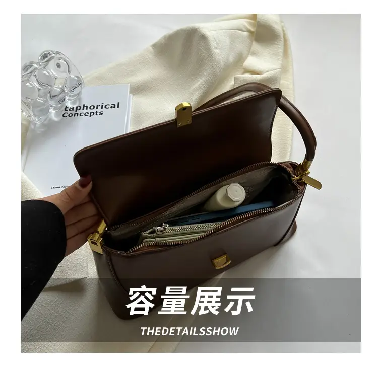 Black Leather Shoulder Bag with Gold Plated Latches — feature 15